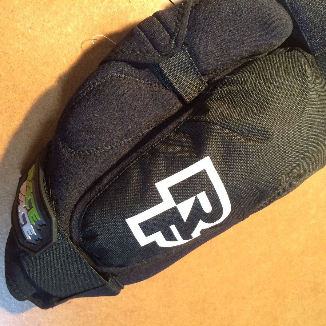 ARMOUR : Race Face D30 Leg Pad - Replacement RIGHT [L]