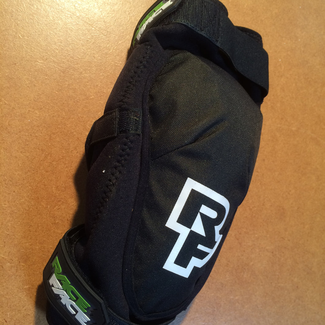 ARMOUR : Race Face D30 Leg Pad - Replacement RIGHT [M]