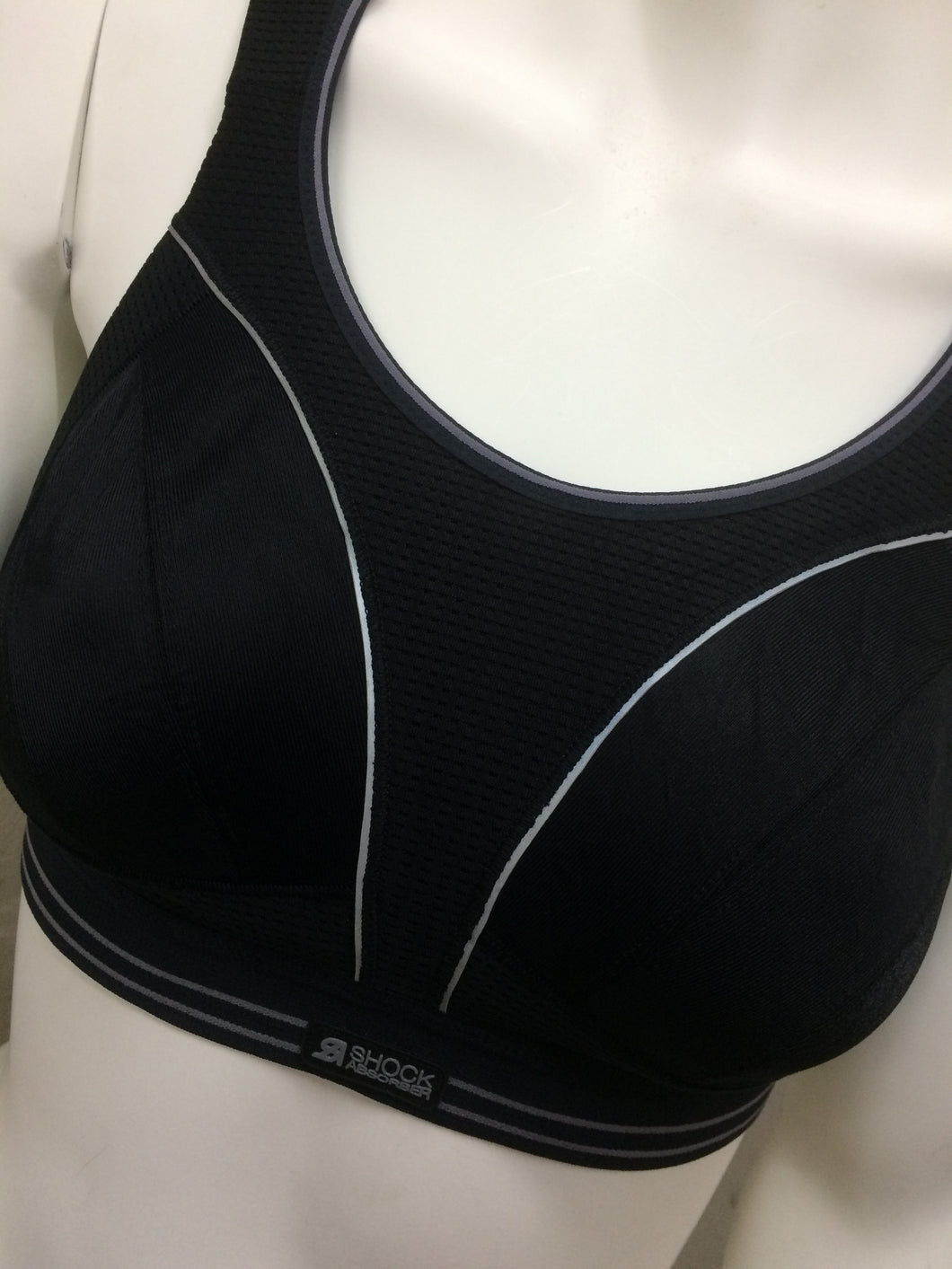 BRA : Shock Absorber 30DD Ultimate / RUN Sports Bra